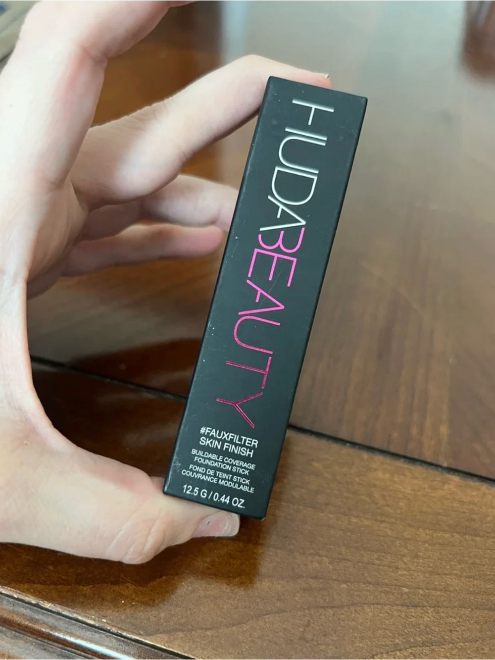 HUDA BEAUTY FauxFilter Skin Finish Foundation Stick - 110 Angel Food